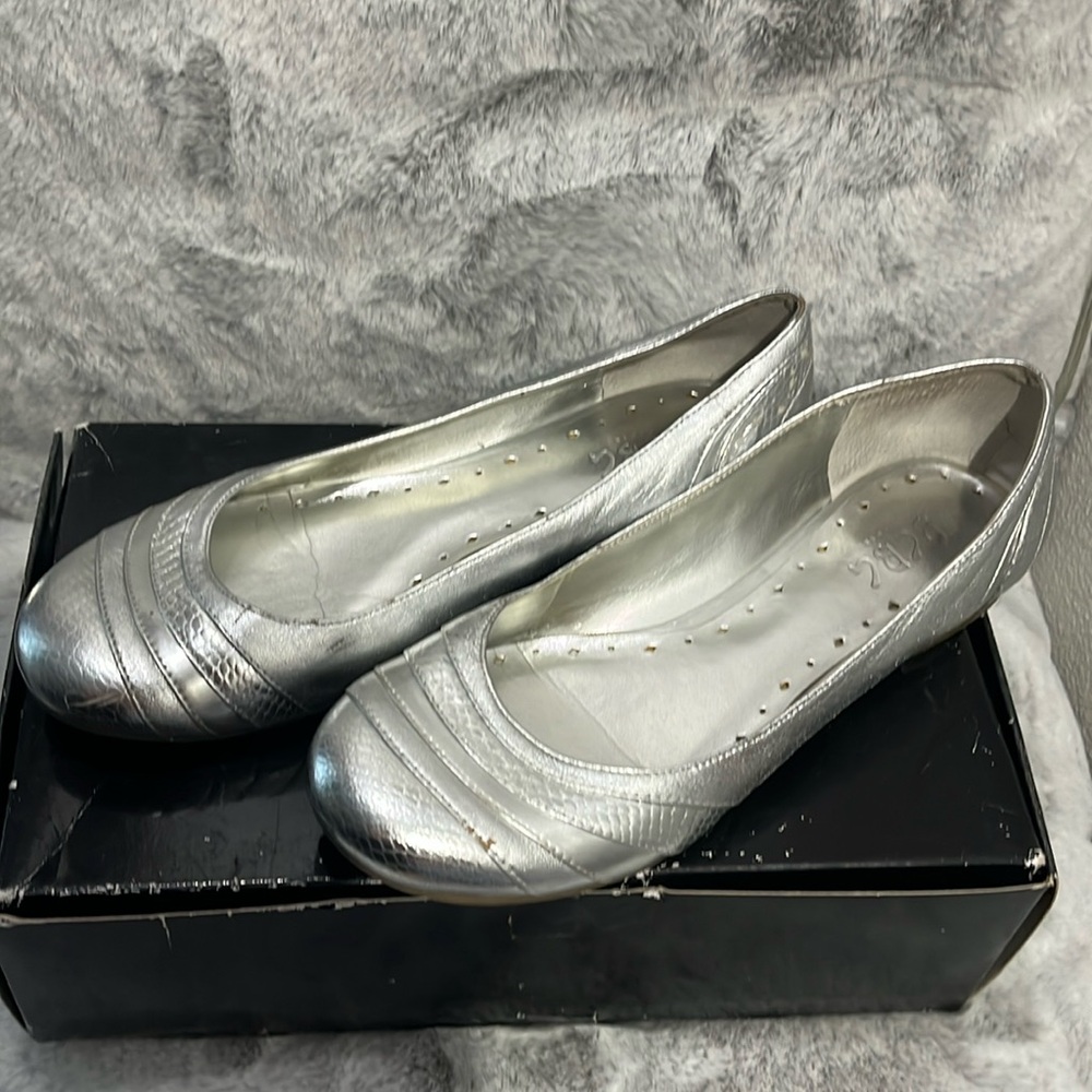 BCBG Paris Silver Leather Snakeskin flats mules ballet